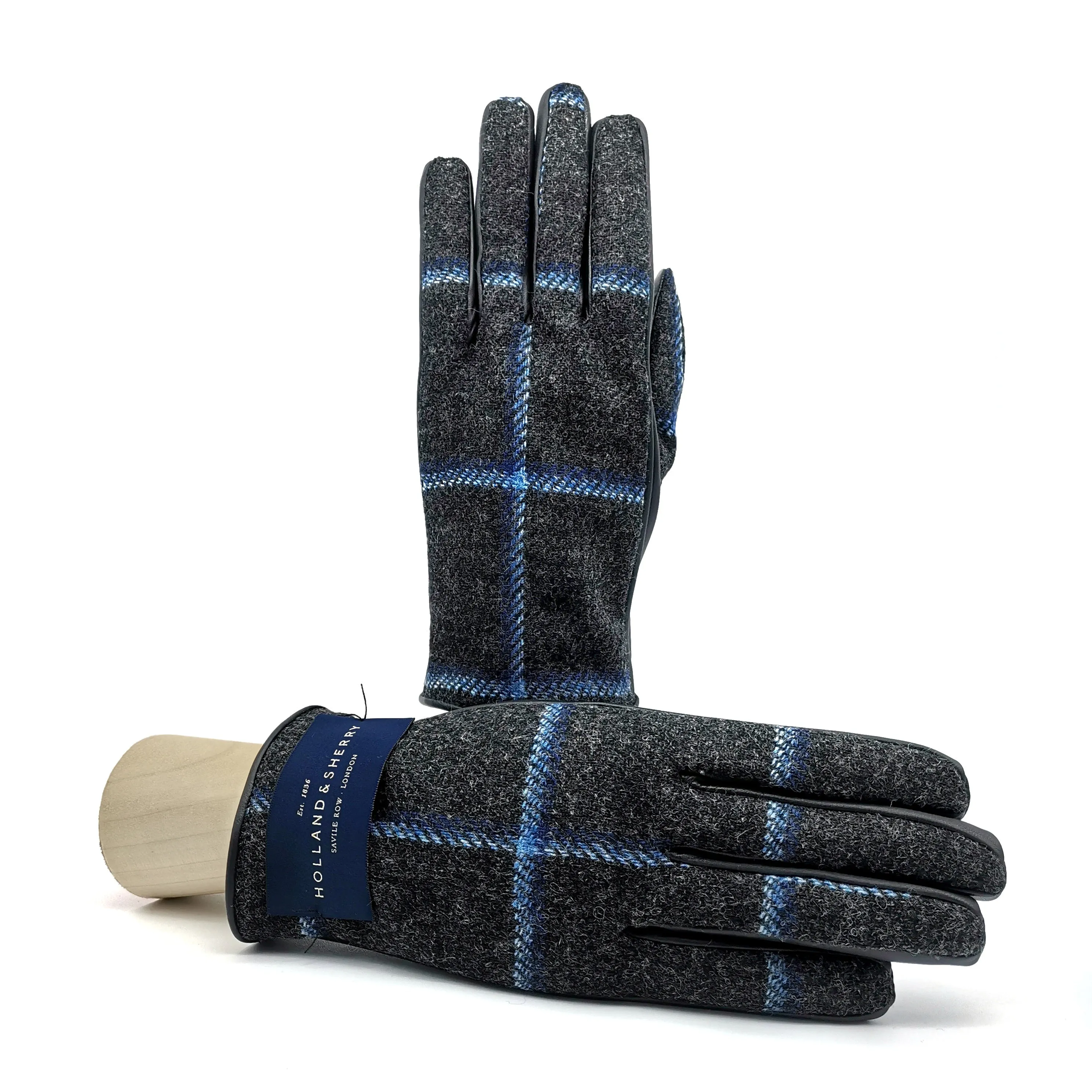 Bespoke Men's nappa touch leather gloves and Holland&Sherry wool top