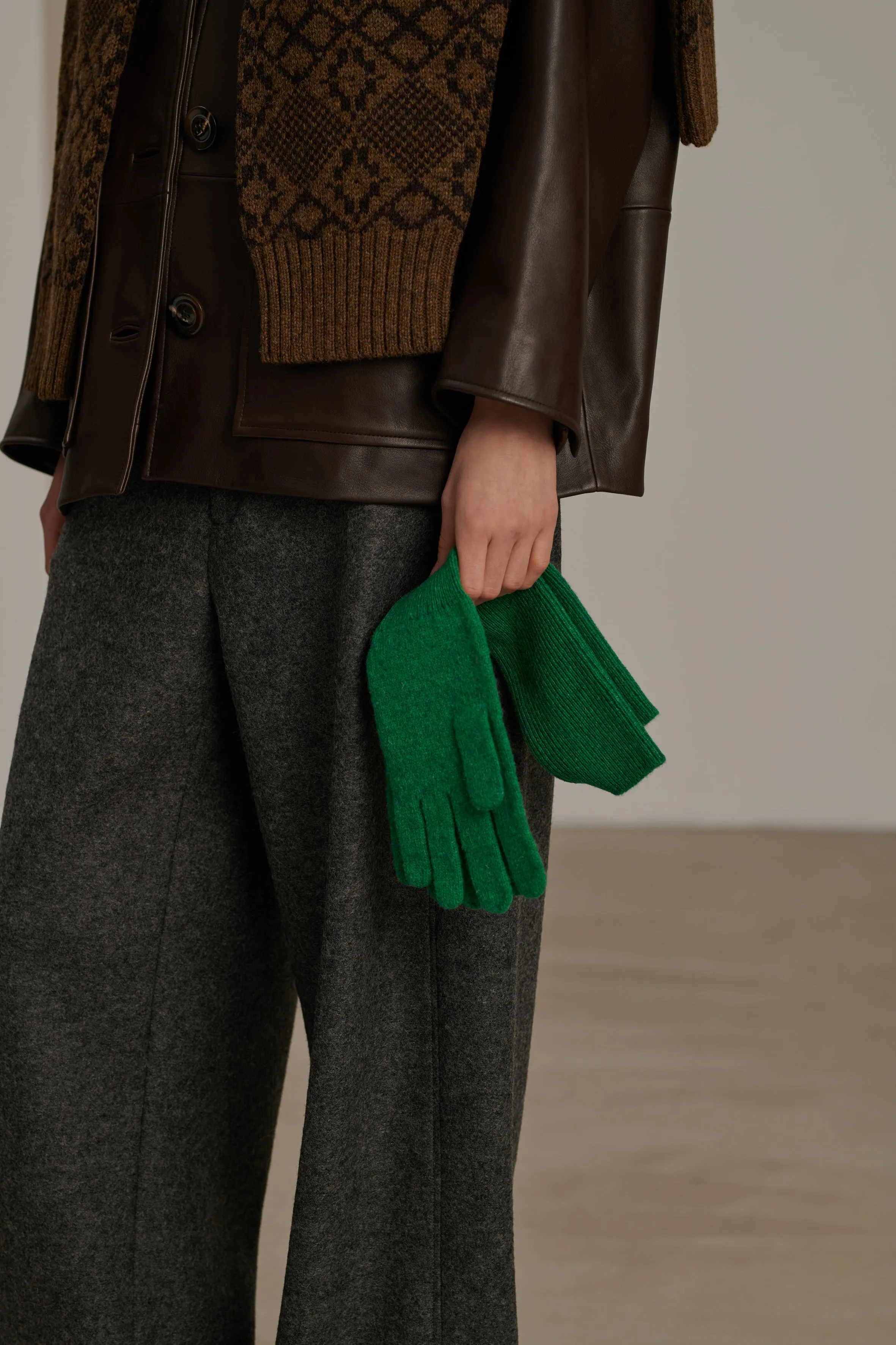 SOL GREEN GLOVES