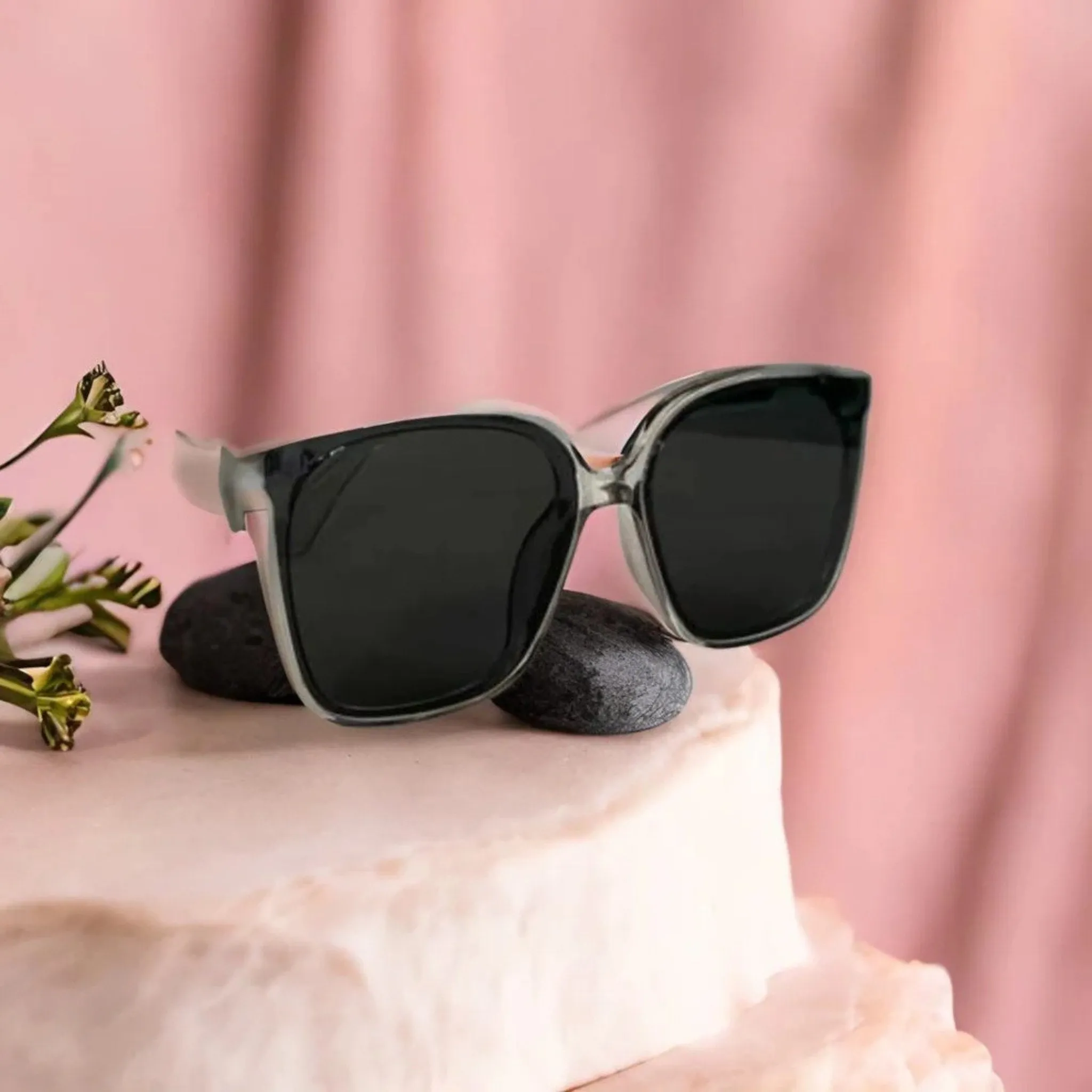 SUNGLASSES