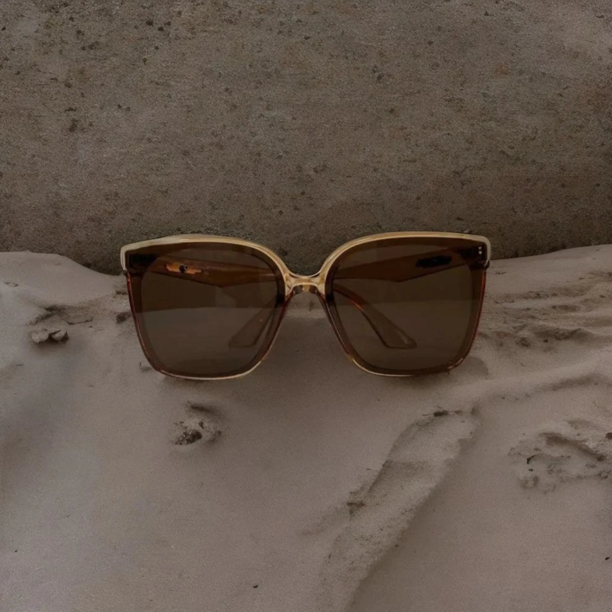SUNGLASSES